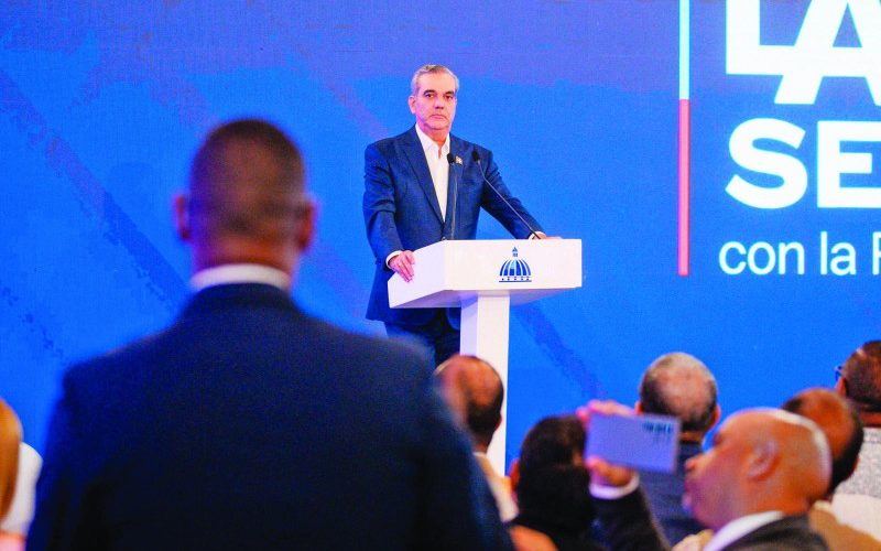 Abinader acepta la decisión Venezolana de retirar representantes