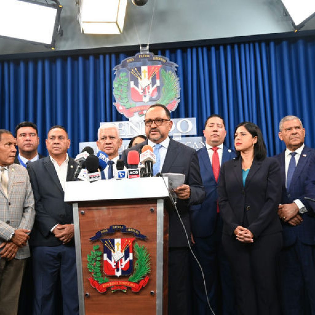 Abinader reduce el periodo de designación del procurador a 2 años en propuesta de reforma constitucional