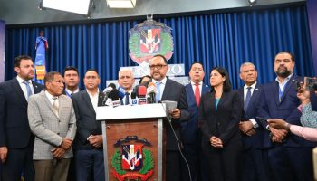 Abinader reduce el periodo de designación del procurador a 2 años en propuesta de reforma constitucional