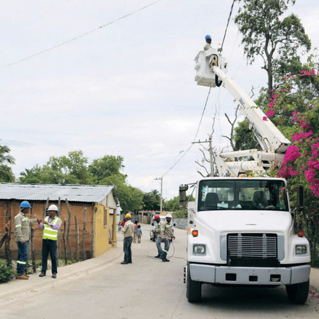 Sobre carga energética provoca apagones en la capital