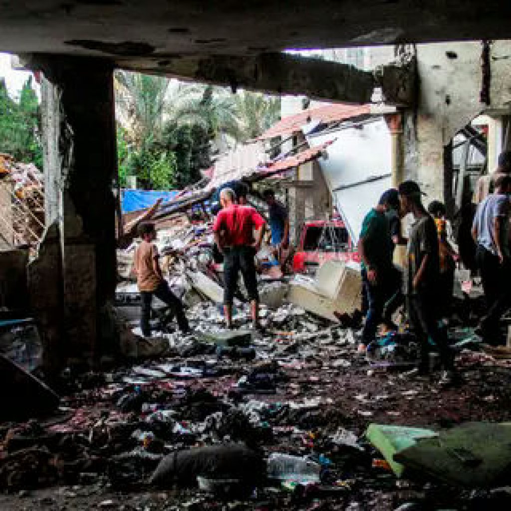 Bombardeo israelí contra una escuela en Gaza deja un centenar de muertos