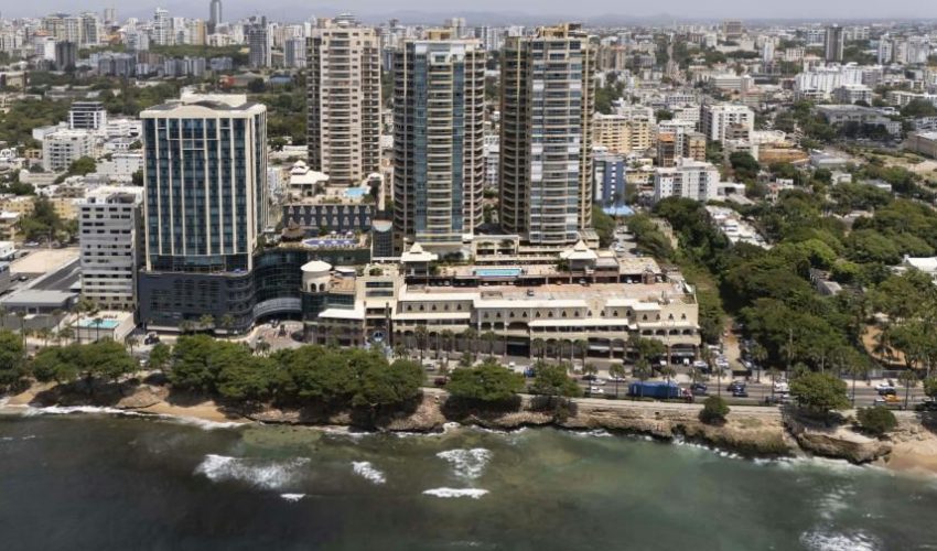 Malecón Center en ruinas: el colapso de un proyecto que prometía revitalizar la capital