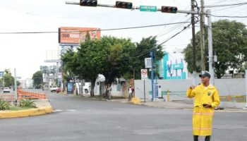 Caos este viernes en el tránsito por semáforos apagados