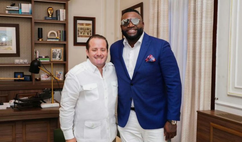 David Ortiz visita al ministro de la Presidencia, José Paliza, para promover el béisbol invernal en Nueva York