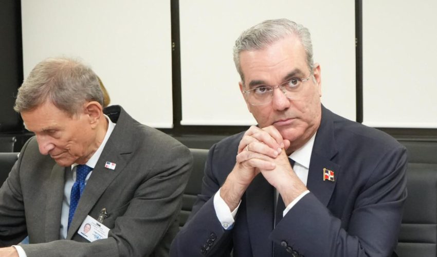 PRESIDENTE ABINADER CONVERSA CON FORO ECONÓMICO MUNDIAL Y RD ES ELEGIDA PARA IMPLEMENTAR PLATAFORMA CONTRA DESECHOS PLÁSTICOS