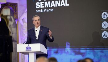 Presidente Luis Abinader Vuelve a Donar Su Salario: Un Acto de Solidaridad en Su Segundo Mandato