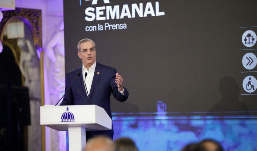 Presidente Luis Abinader Vuelve a Donar Su Salario: Un Acto de Solidaridad en Su Segundo Mandato