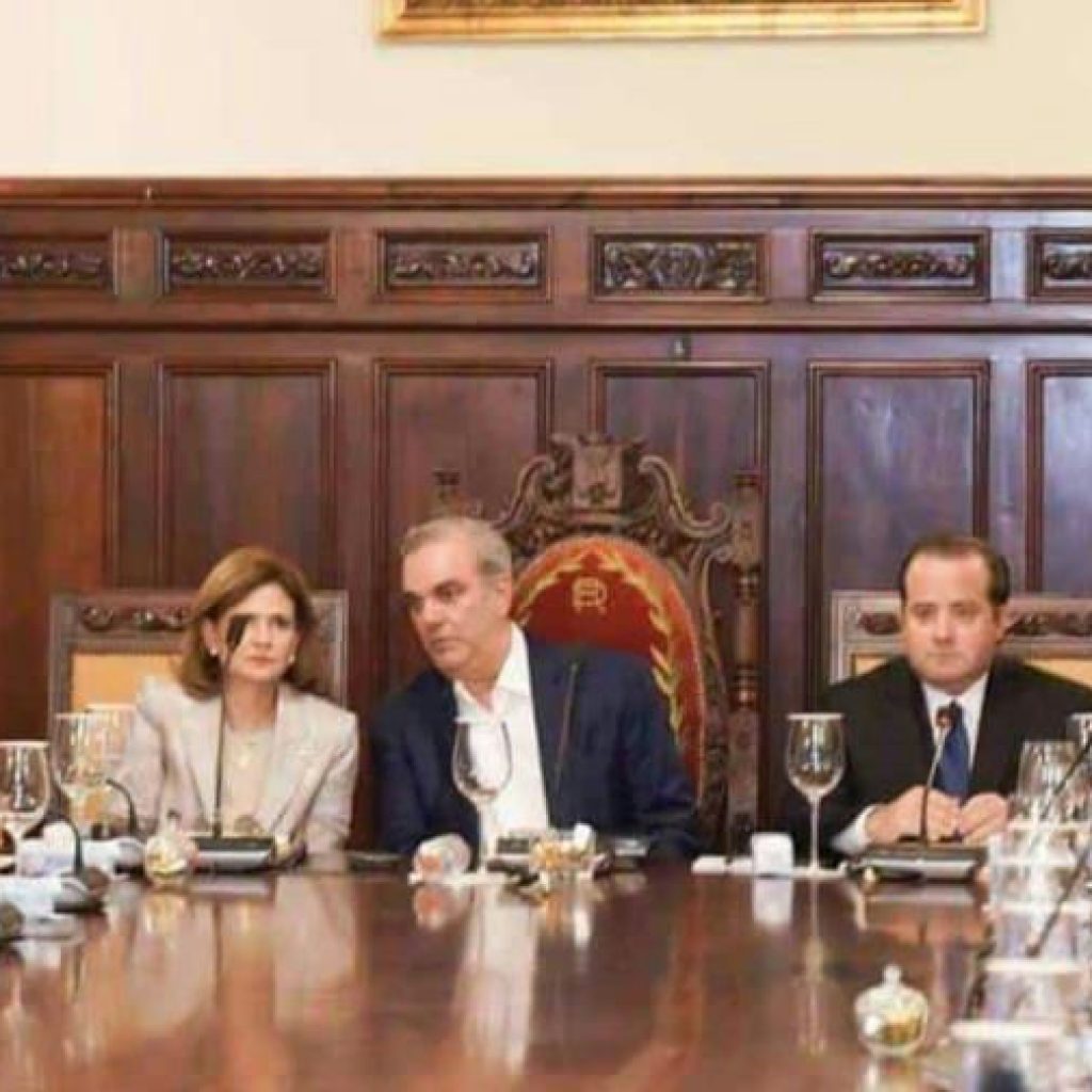 Cien altos funcionarios del Gobierno firman un manifiesto anticorrupción