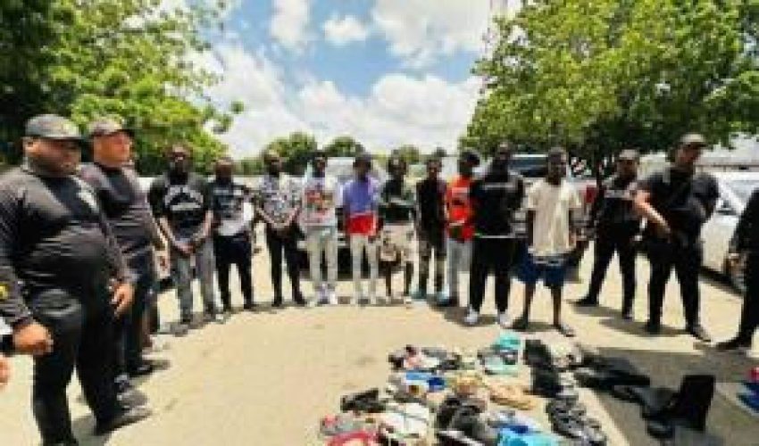 Someten a uno de 15 haitianos que alegadamente formaban banda que asaltaba a camioneros en Santiago