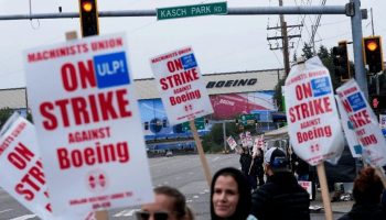 Boeing detiene parcialmente sus operaciones, afectando a miles de empleados en plena huelga