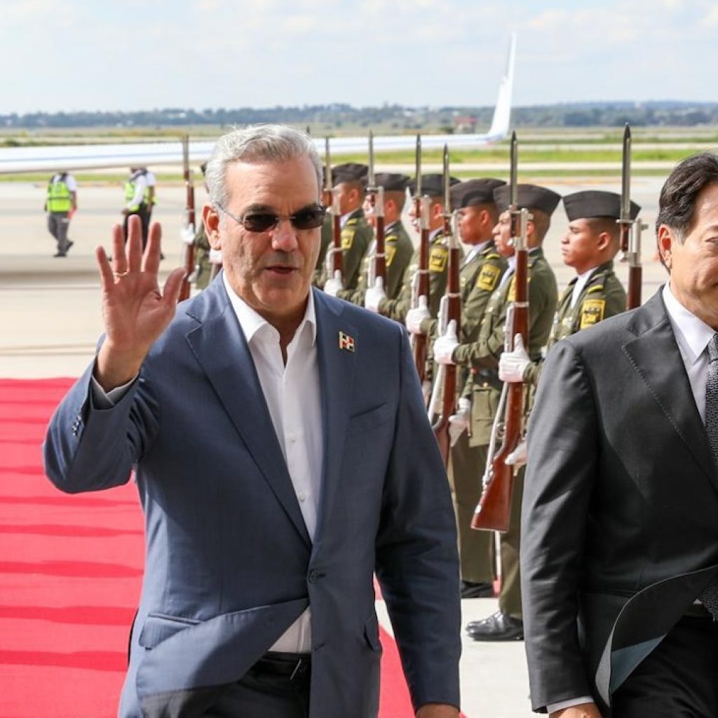 PRESIDENTE ABINADER LLEGA A CIUDAD DE MÉXICO