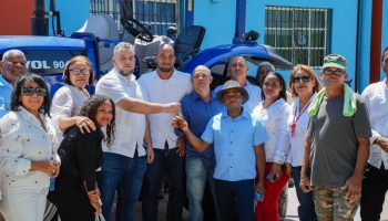 Feda Dona A Agricultores De Vicente Noble Un Tractor Valorado En Más De Dos Millones De Pesos