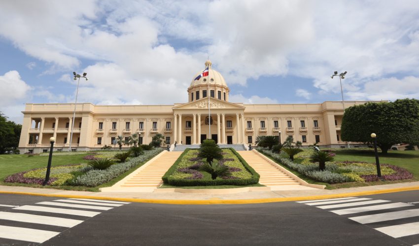 Presidente Abinader Designa Director General De Información Y Defensa De Los Afiliados Y Ratifica Tesorero De La Seguridad Social
