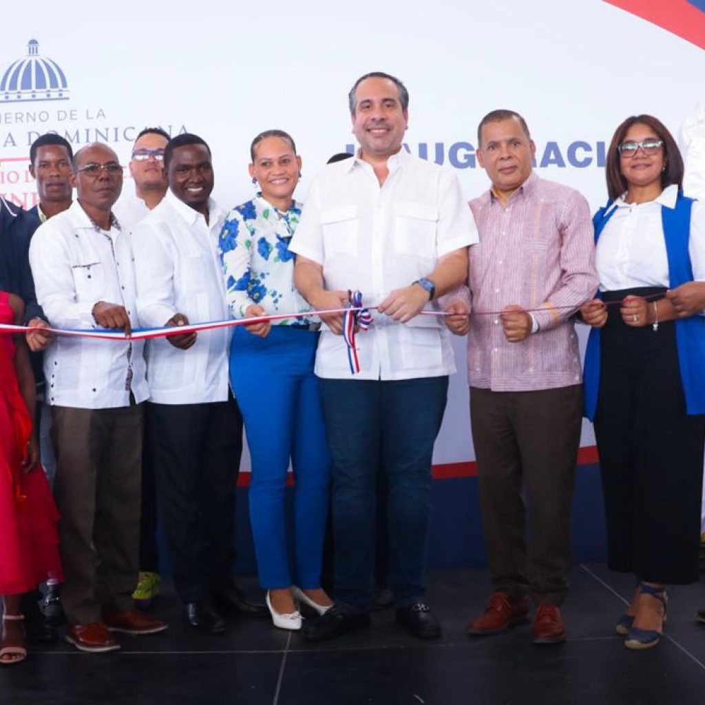INEFI ENTREGA MODERNO POLIDEPORTIVO Y UTILERÍA DEPORTIVA EN CENTROS EDUCATIVOS DE ELÍAS PIÑA