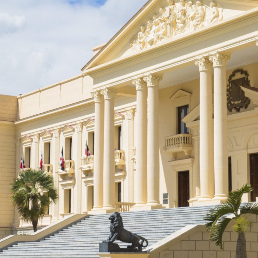 PRESIDENTE ABINADER DESIGNA A CARLOS PIMENTEL COMO DIRECTOR EJECUTIVO DE LA DIRECCIÓN GENERAL DE ALIANZAS PÚBLICO-PRIVADAS