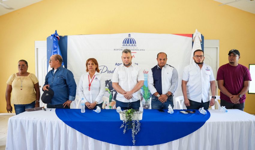 Feda Capacita A Jóvenes Emprendedores Y Les Entrega Ovejas, En La Comunidad Juancho Y En La Provincia Barahona