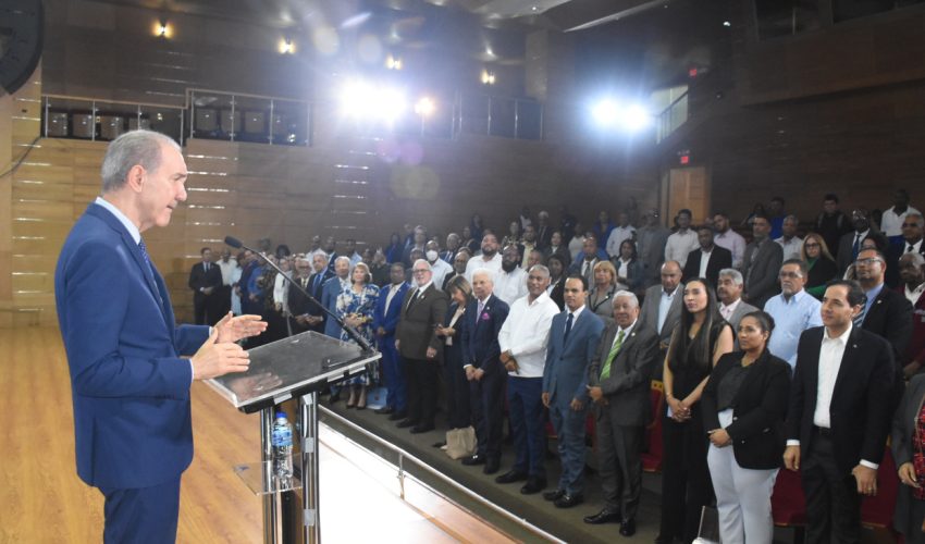 Ministro Franklin García Fermín Asegura Programas Fondocyt Y El Otorgamiento De Becas Impactan En El Desarrollo De La Ciencia Y La Investigación En La República Dominicana