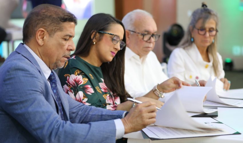 Rd Firma Protocolo De Bioseguridad Porcina Con Organismos Internacionales