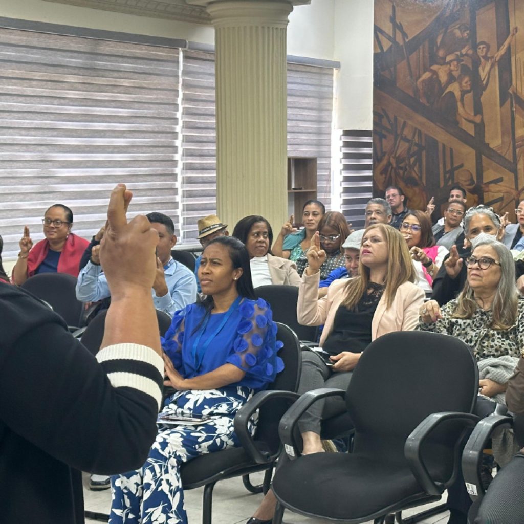 INDRHI IMPULSA LA INCLUSIÓN JUNTO A CONADIS; ORGANIZAN TALLER DE SENSIBILIZACIÓN