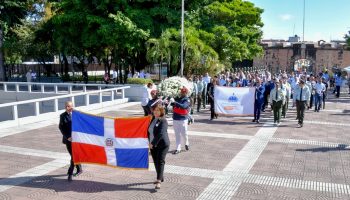 Mopc Honra A Los Padres De La Patria Con Una Ofrenda Floral