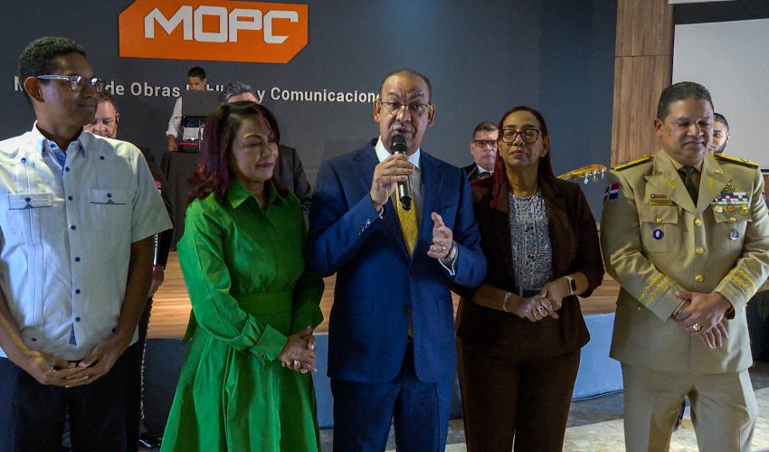Entre Abrazos, Lágrimas Y Tristeza, Empleados De Obras Públicas Realizan Acto De Despedida A Deligne Ascención