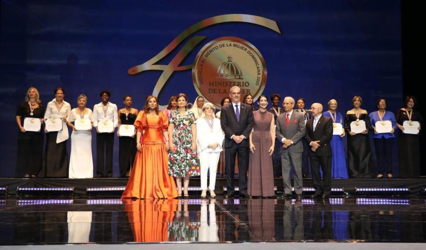 Presidente Abinader Otorga La Medalla Al Mérito De La Mujer A 16 Dominicanas Por Su Destacada Trayectoria