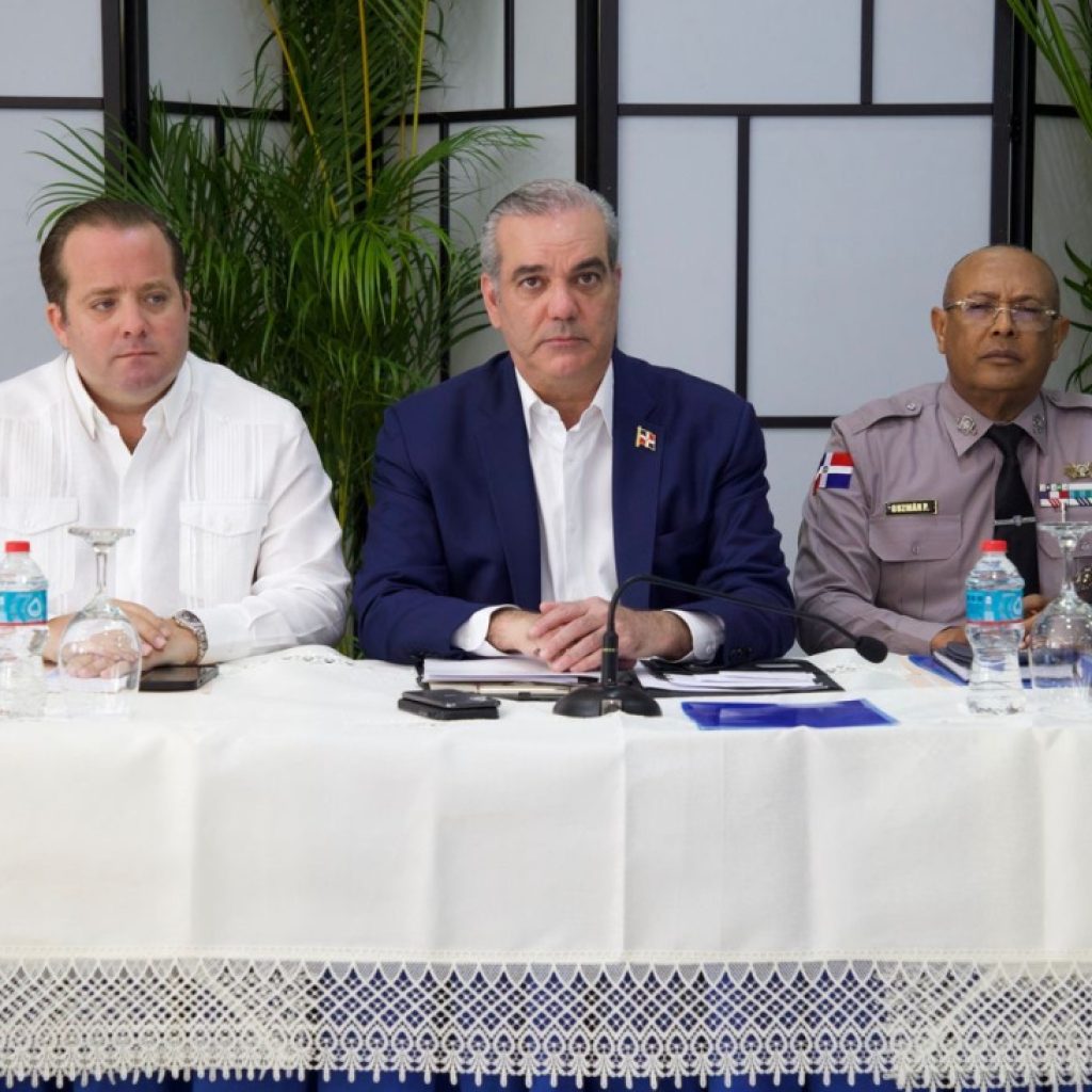 PRESIDENTE ABINADER ENCABEZA REUNIÓN DE SEGUIMIENTO AL PLAN DE SEGURIDAD CIUDADANA