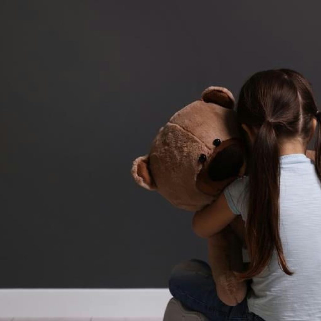 Abuso sexual a menores: el peligro oculto entre familiares y la importancia de educar para prevenir
